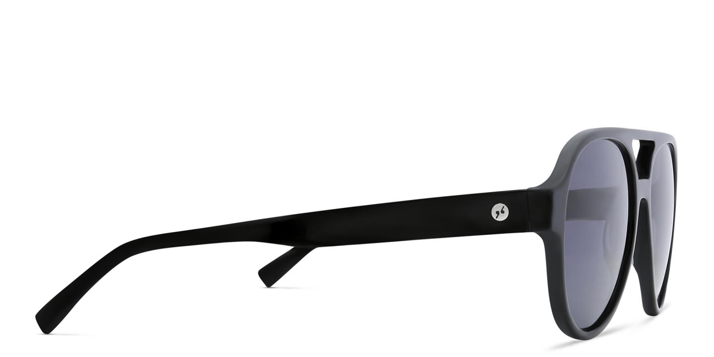 EYE'M Logo Signature Aviator Sunglasses in Black – Product Photo 3