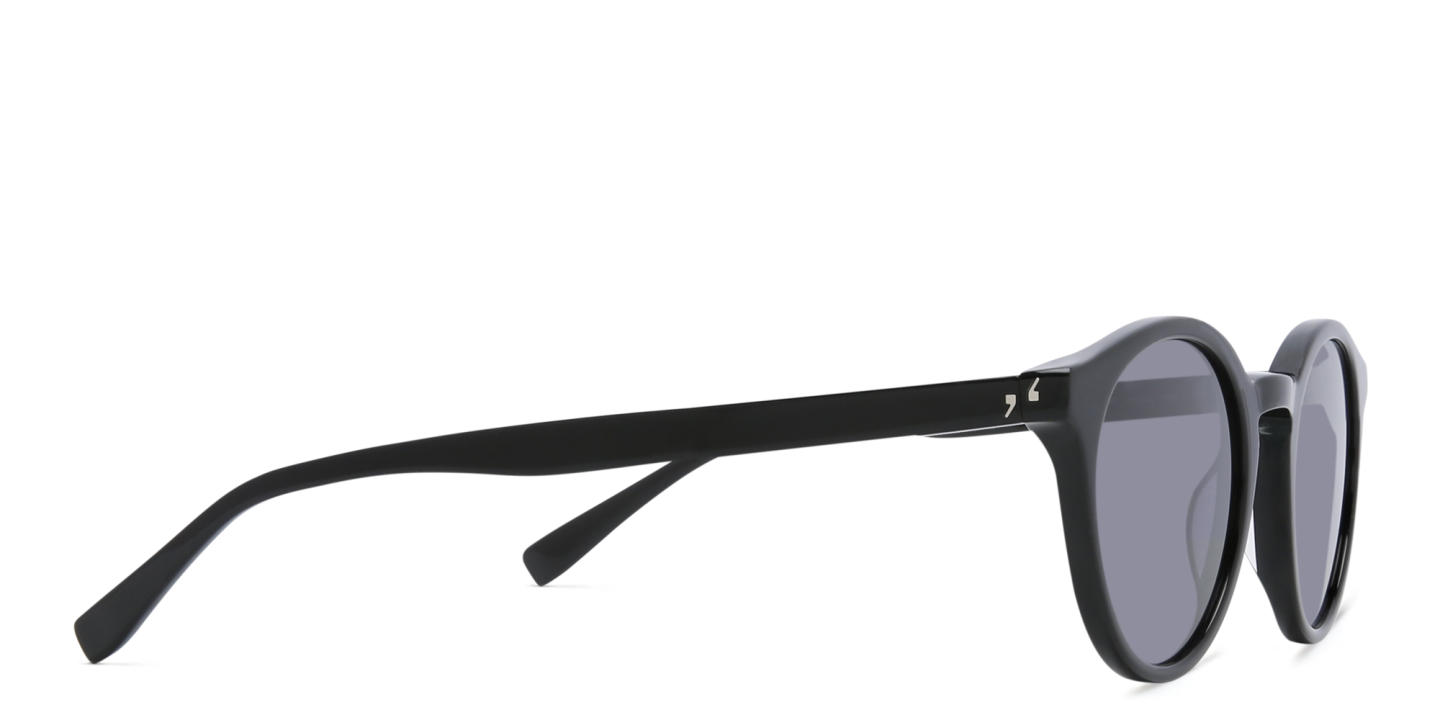 Shop EYE'M Round Sunglasses in Black online.