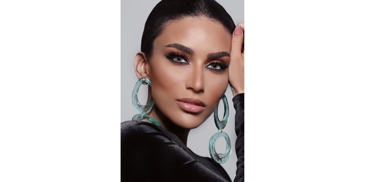 DIVA Monthly Color Contact Lenses - Ivory in Ivory – Product Photo 2