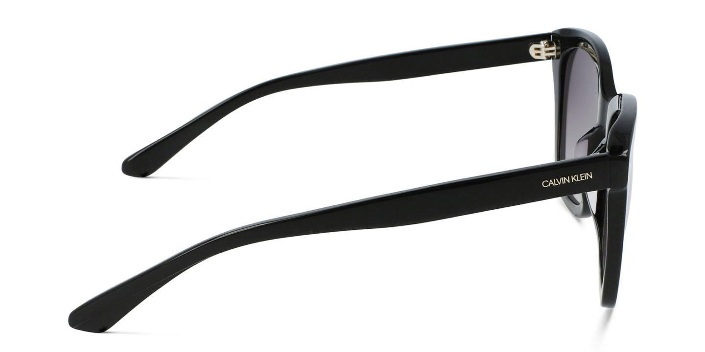 تسوق نظارات شمسية مربّعة كالفين كلاين بلون أسود أونلاين.