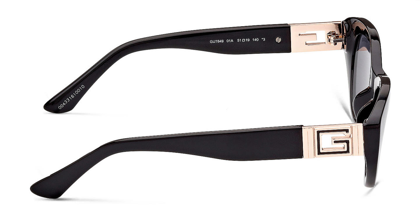 Guess Round Sunglasses in Black – Product Photo 2