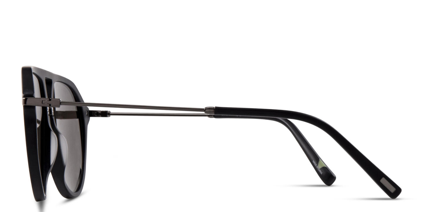 EYE'M Aviator Sunglasses in Black – Product Photo 2