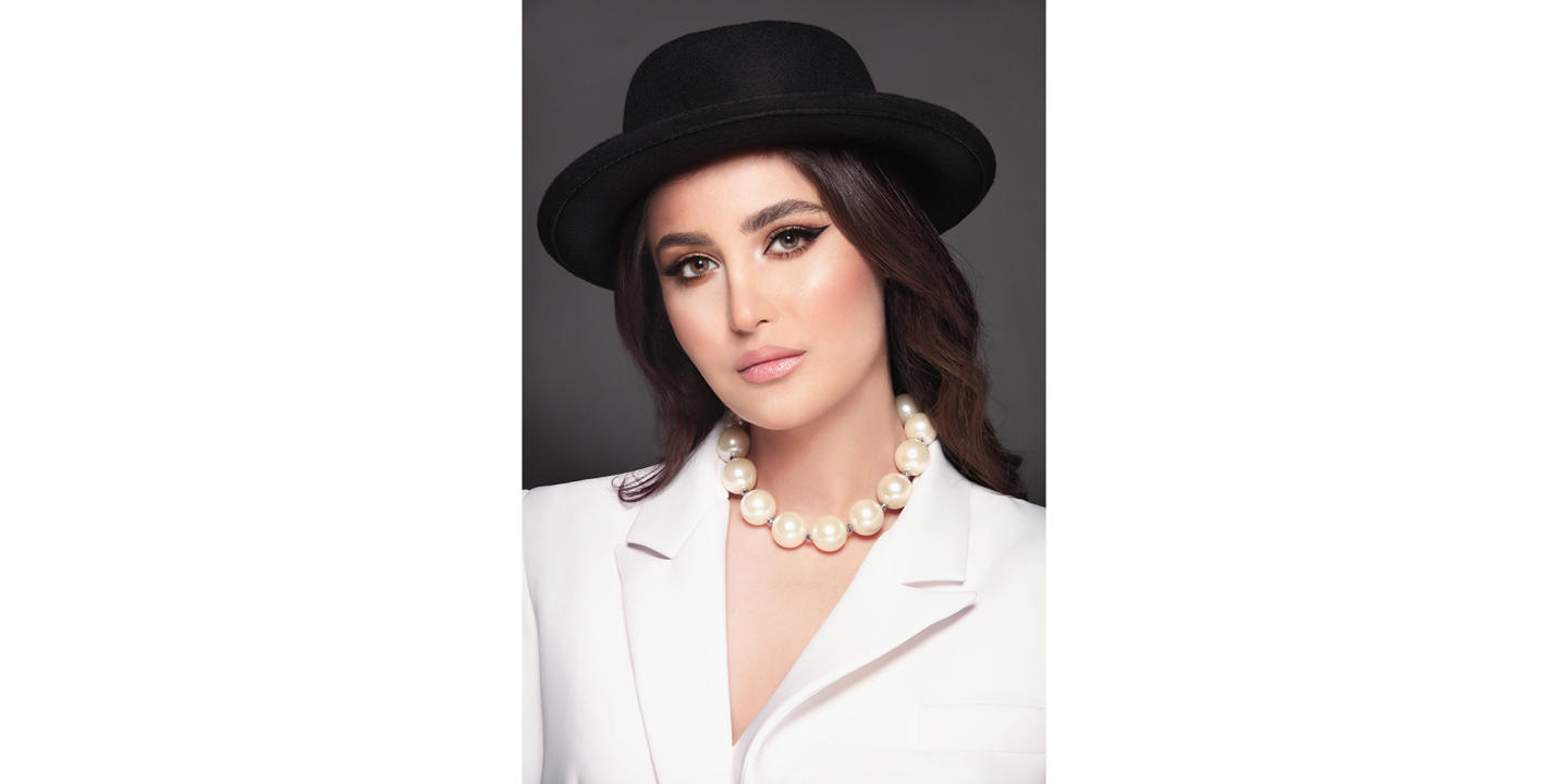 DIVA Monthly Color Contact Lenses - Steel in Steel – Product Photo 2