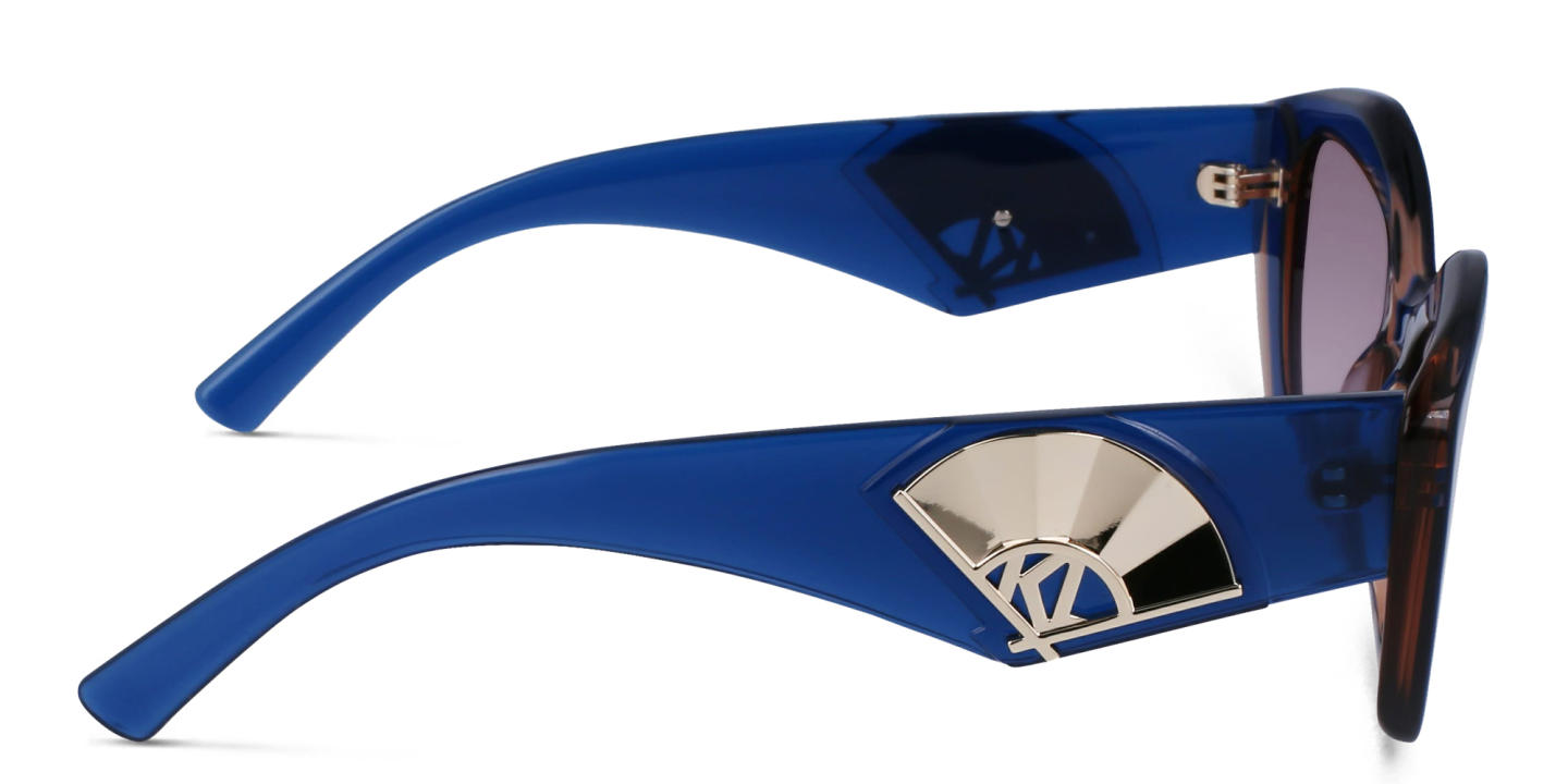 KARL LAGERFELD Cat-Eye Sunglasses in Blue – Product Photo 2