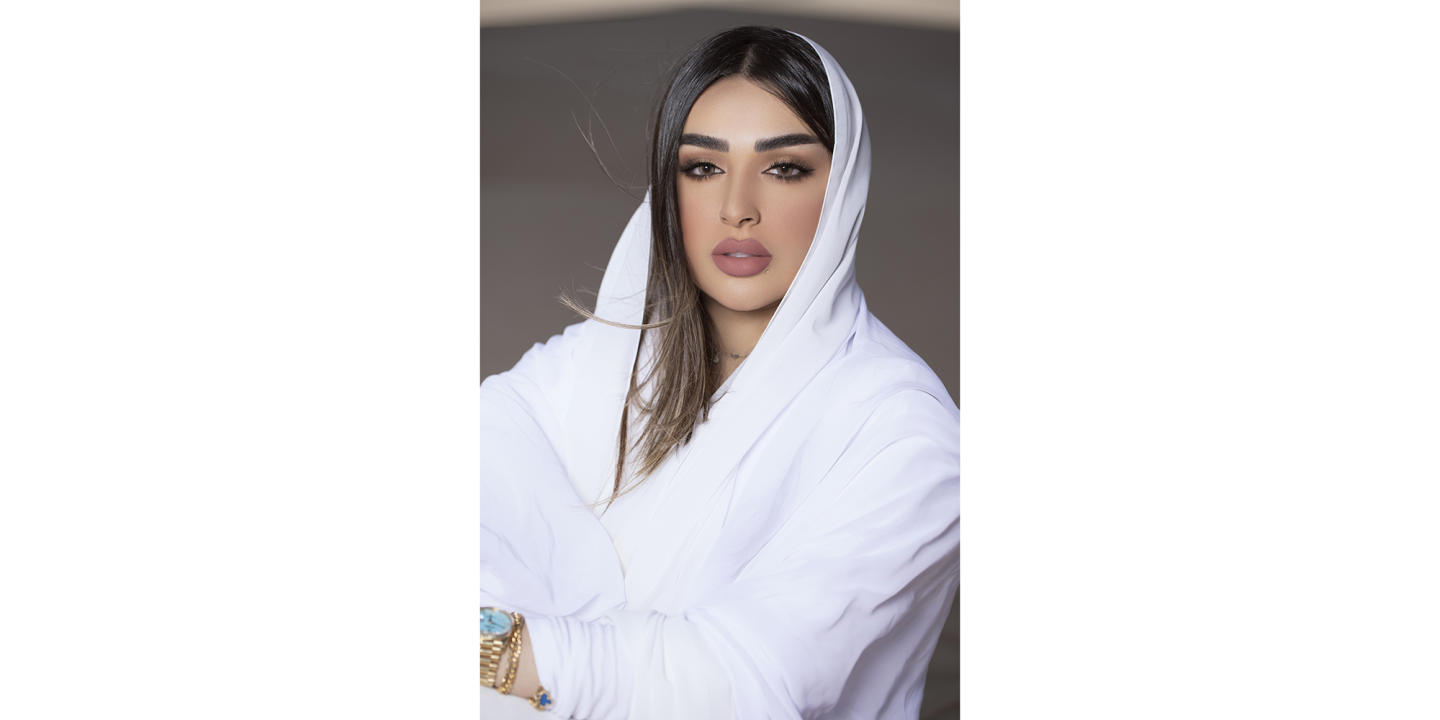 Amara Monthly Color Contact Lenses in Sandy – Product Photo 2