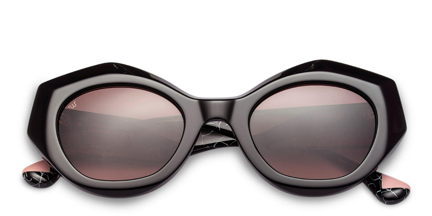 Woodys Gisele Butterfly Sunglasses in Black – Product Photo 0