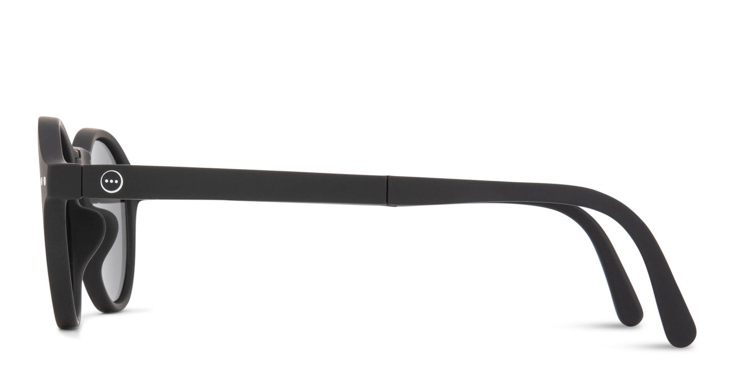 Izipizi Logo Unisex Round Sunglasses in Black – Product Photo 2