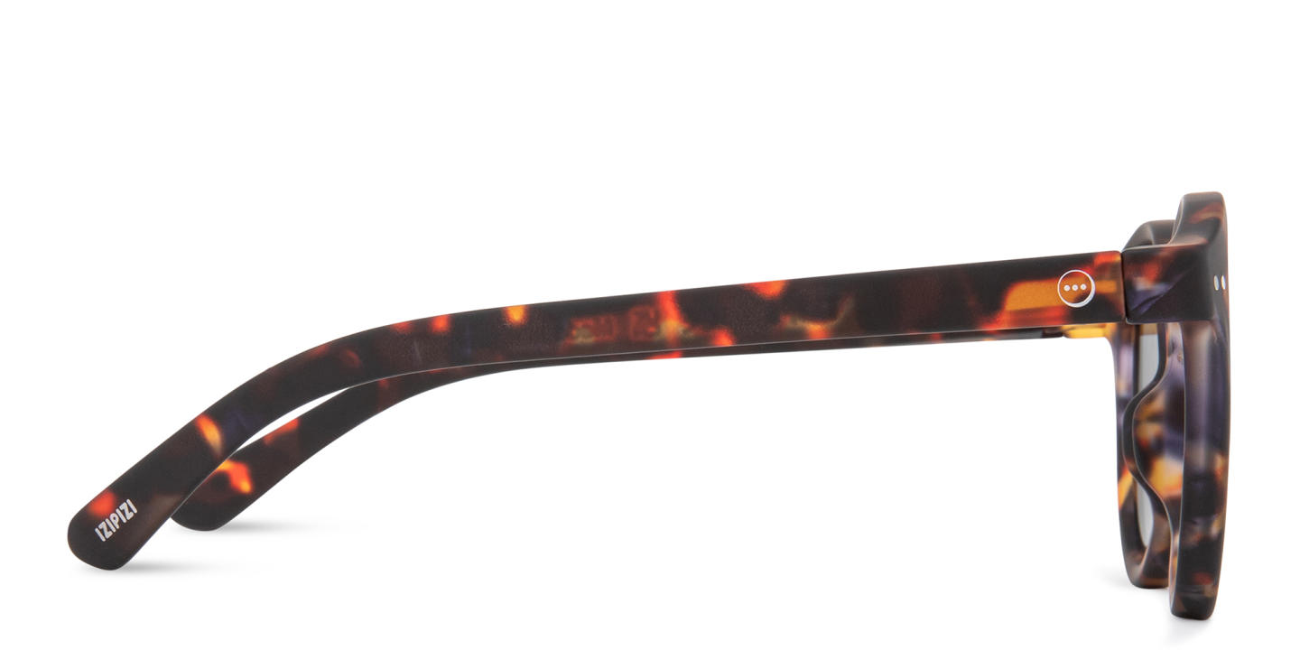 Izipizi Logo Unisex Round Sunglasses in Tortoise – Product Photo 3