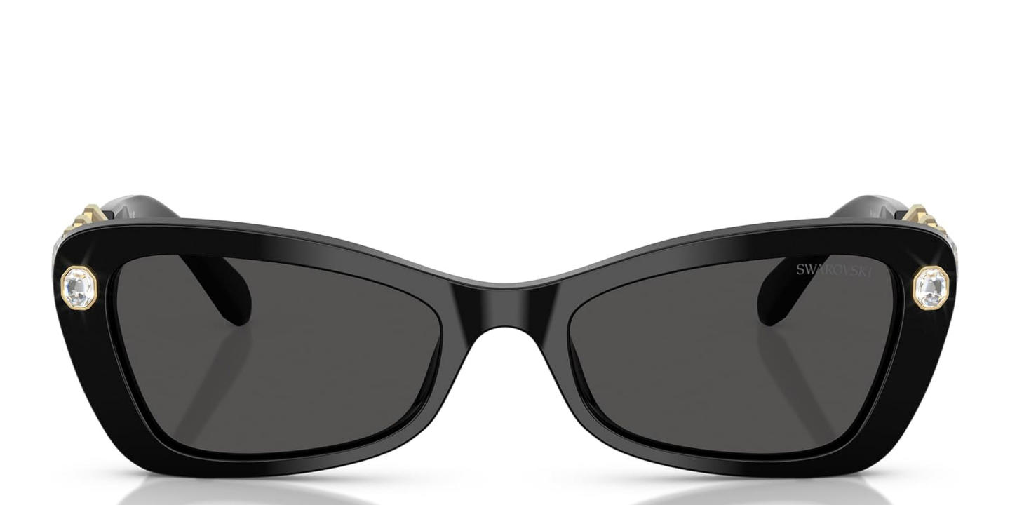 تسوق نظارات شمسية طراز كات آي مزدانة بأحجار الكريستال ثمانية الأضلاع سواروفسكي بلون أسود أونلاين.
