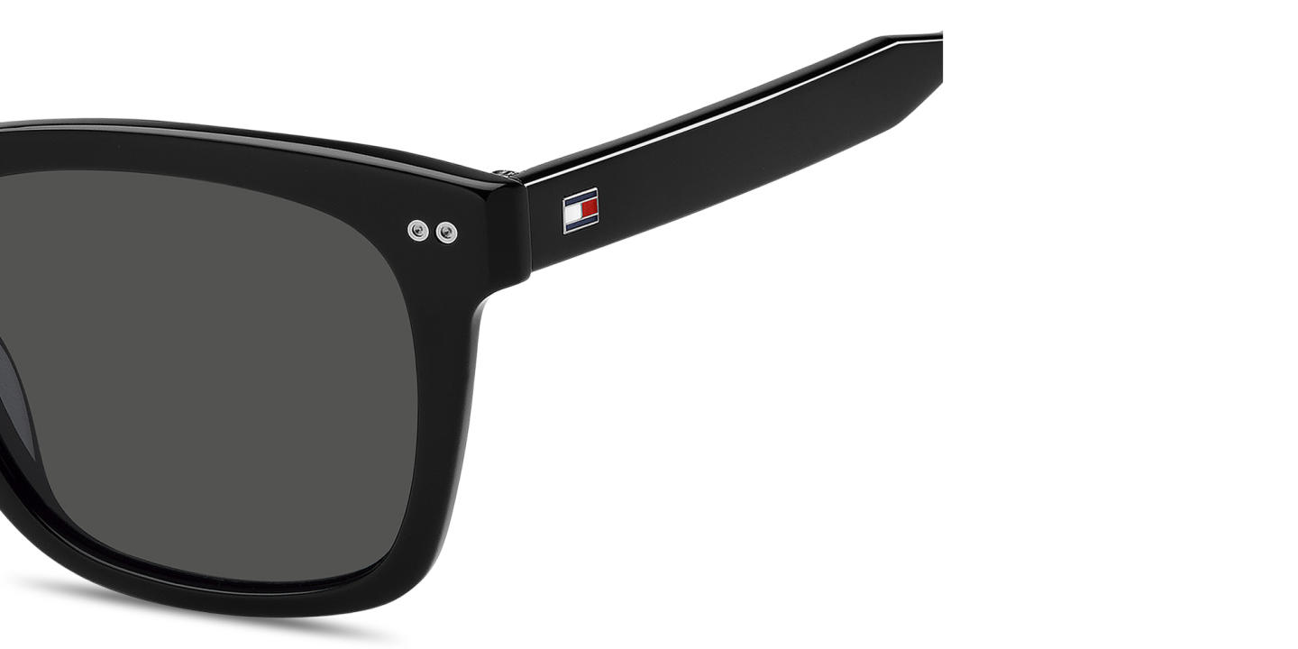 Tommy Hilfiger Logo Rectangle Sunglasses in Black – Product Photo 3