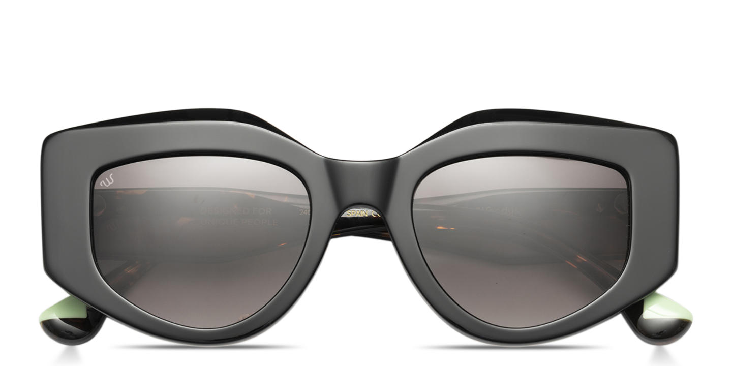 Woodys Uma Cat in Black – Product Photo 0