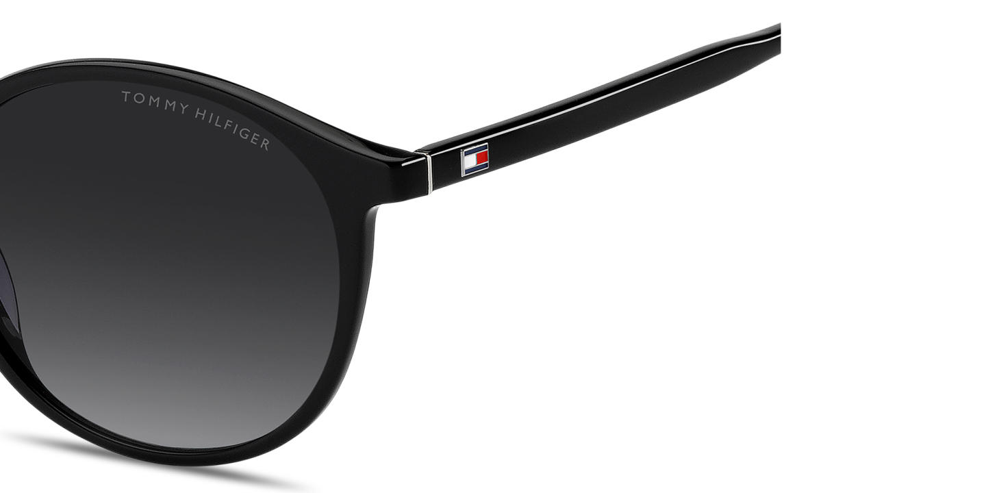Shop Tommy Hilfiger Flag Round Sunglasses in Black online.