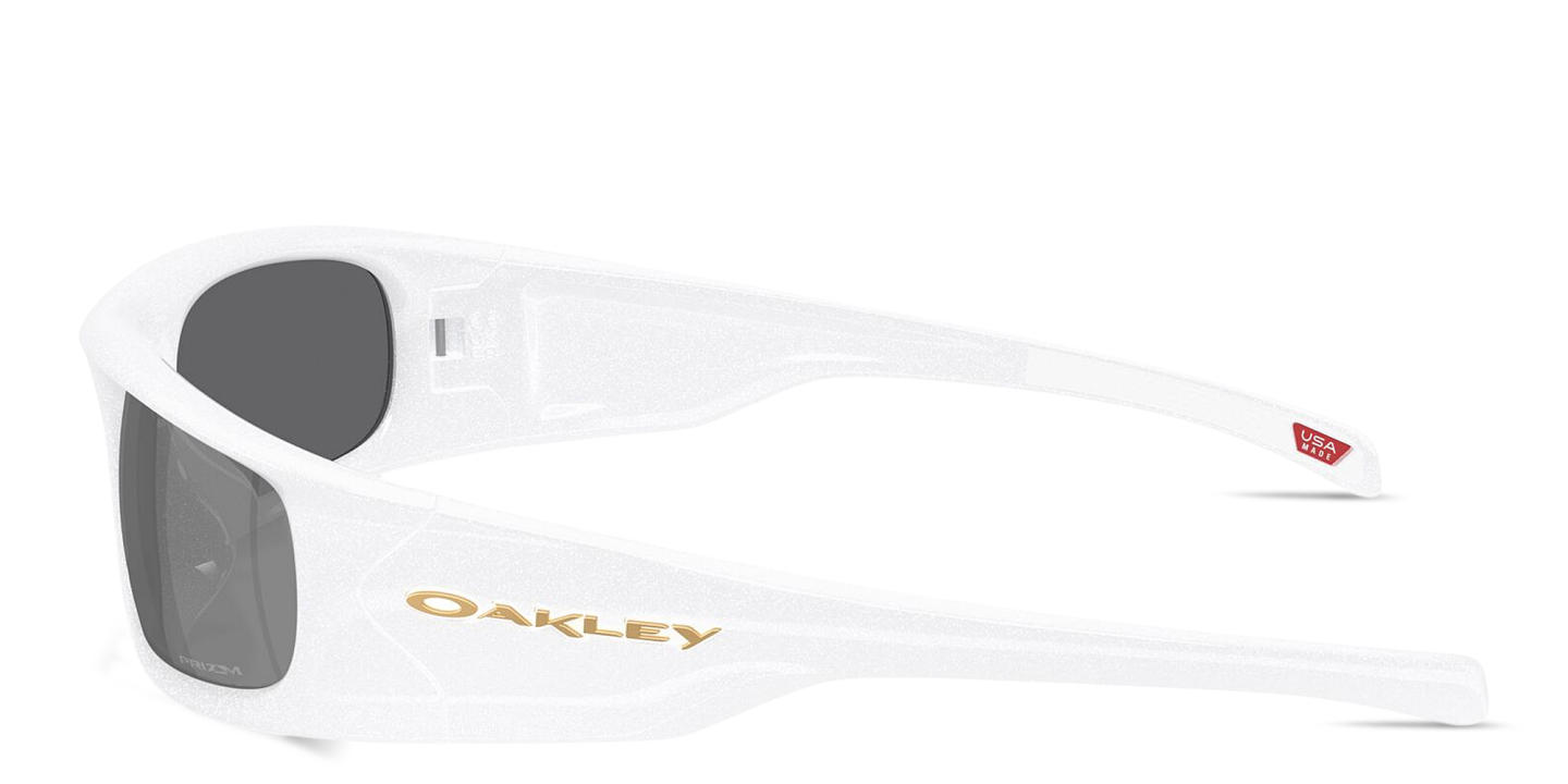 Shop Oakley Highland Unisex Rectangle Sunglasses in White online.