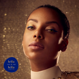 LEILA & LEILA Monthly Color Contact Lenses in Myriam Sailor Gold – Product Photo 2