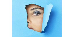 DAYA 1-Day Color Contact Lenses in Indigo – Product Photo 4