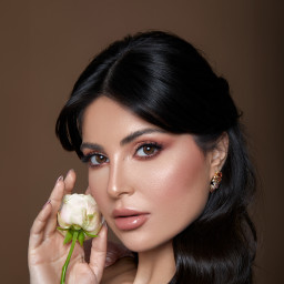 Bella One-Day Color Contact Lenses - Venus in Venus – Product Photo 4