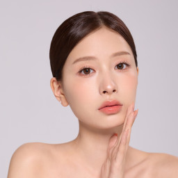 Shop Lensme Korean Style Monthly Colored Contact Lenses in Luna online.